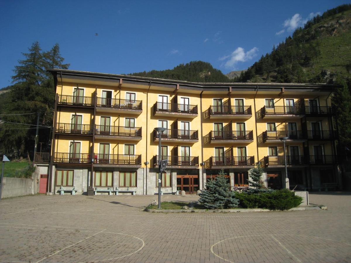 Hotel Casalpina Don Barra Pragelato Exterior foto